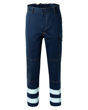 Pantalone ROSSINI SERIO PLUS+ color blu con strisce rifrangenti argento
100% cotone irrestringibile.
Peso 280 g/m²